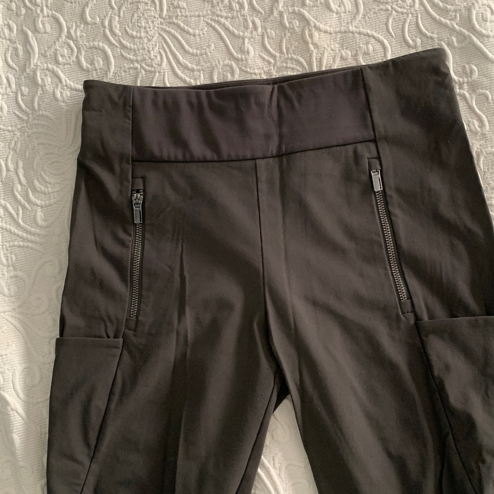Athleta Headlands Hybrid Cargo tight
